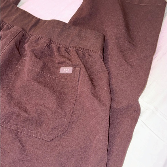 Women's espresso high waisted Livingston - petite scrub pants - Picture 6 of 9